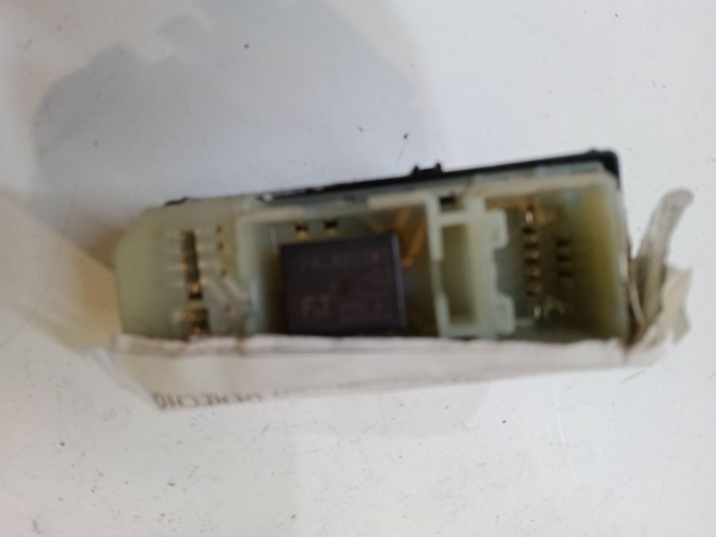 Recambio de mando elevalunas delantero derecho para toyota corolla verso (_e12_) 1.8 vvt-i (zze122_) referencia OEM IAM   