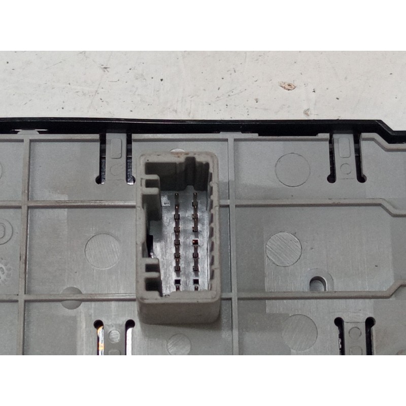 Recambio de mando elevalunas delantero izquierdo para renault megane iii hatchback (bz0/1_, b3_) 1.6 16v (bz1b, bz1h) referencia