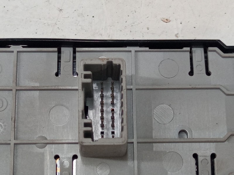 Recambio de mando elevalunas delantero izquierdo para renault megane iii hatchback (bz0/1_, b3_) 1.6 16v (bz1b, bz1h) referencia