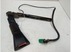 Recambio de anclaje cinturon delantero derecho para opel combo tour 1.3 cdti 16v referencia OEM IAM   