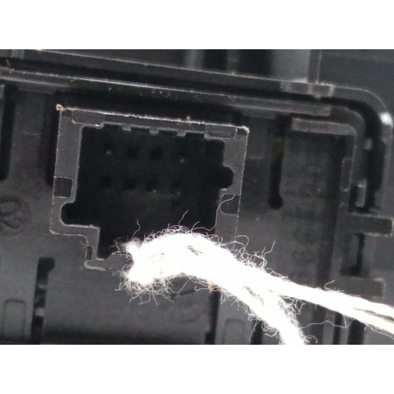 Recambio de mando elevalunas delantero derecho para renault megane iii hatchback (bz0/1_, b3_) 1.6 16v (bz1b, bz1h) referencia O