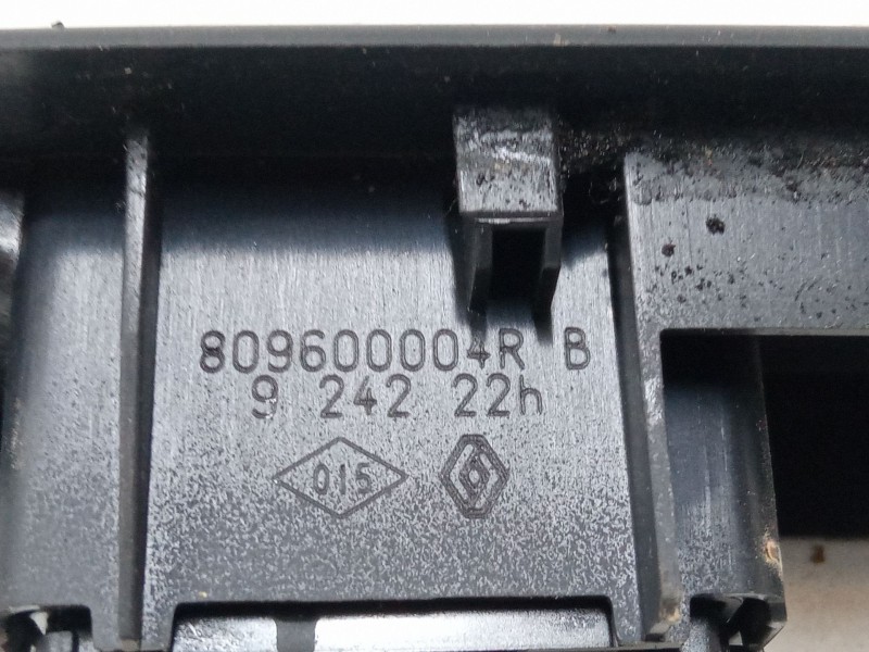 Recambio de mando elevalunas delantero derecho para renault megane iii hatchback (bz0/1_, b3_) 1.6 16v (bz1b, bz1h) referencia O