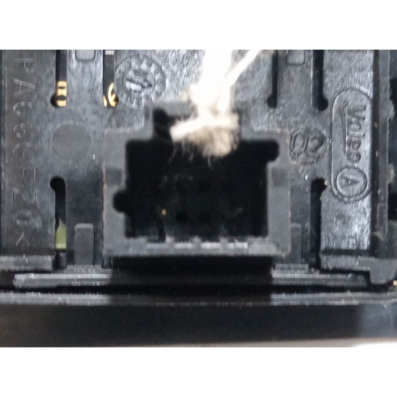 Recambio de mando elevalunas trasero derecho para renault megane iii hatchback (bz0/1_, b3_) 1.6 16v (bz1b, bz1h) referencia OEM