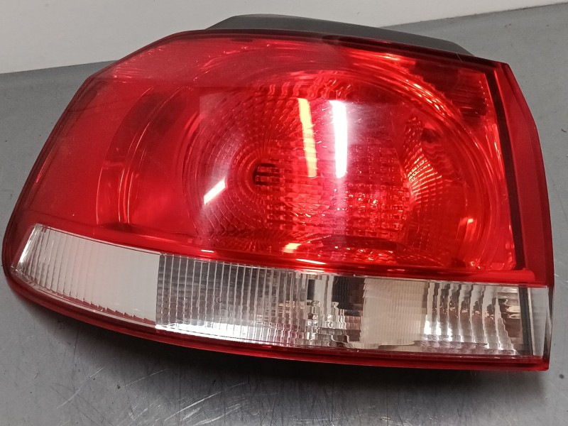 Recambio de piloto trasero izquierdo para volkswagen golf vi (5k1) 1.2 tsi referencia OEM IAM 5K0945096E  