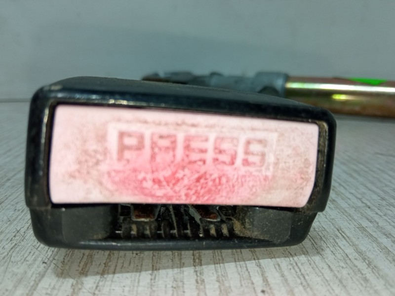 Recambio de anclaje cinturon delantero derecho para renault clio ii (bb_, cb_) 1.9 d (b/cb0e, bb0j) referencia OEM IAM 5505872AA