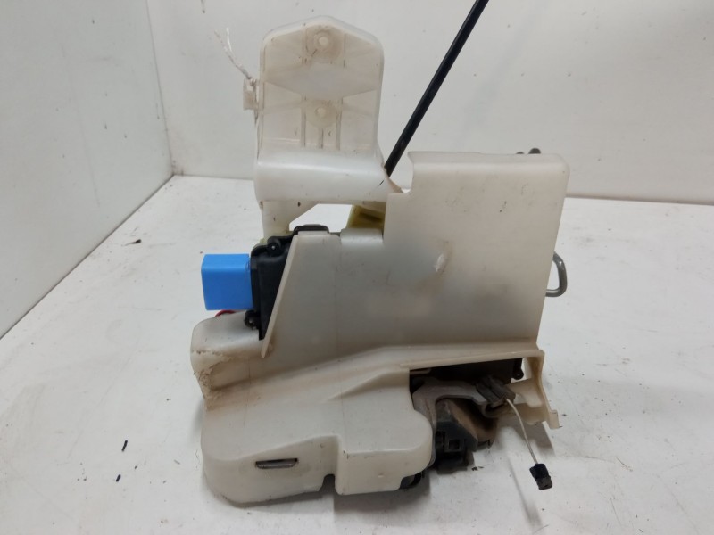 Recambio de cerradura puerta delantera izquierda para volkswagen polo iv (9n_, 9a_) 1.4 tdi referencia OEM IAM   