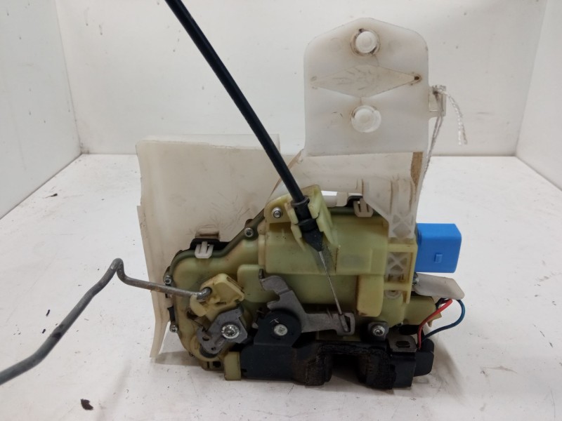 Recambio de cerradura puerta delantera izquierda para volkswagen polo iv (9n_, 9a_) 1.4 tdi referencia OEM IAM   