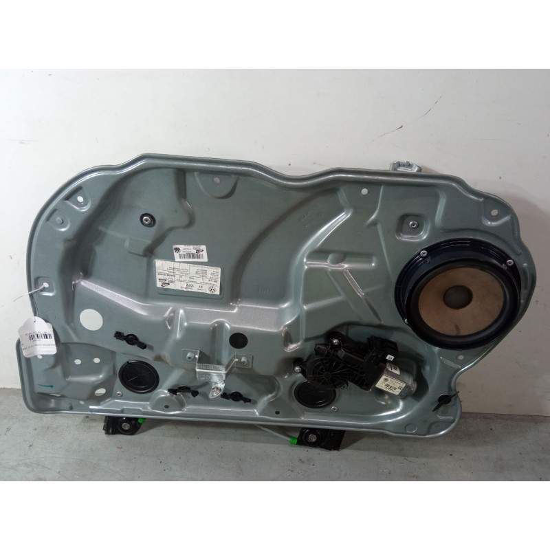 Recambio de elevalunas electrico delantero derecho para volkswagen polo iv (9n_, 9a_) 1.4 tdi referencia OEM IAM 6q4837402am  