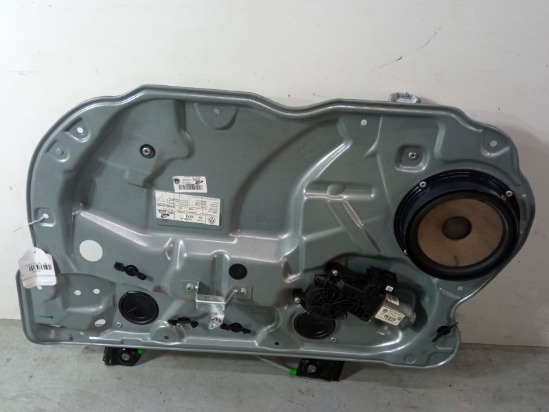 Recambio de elevalunas electrico delantero derecho para volkswagen polo iv (9n_, 9a_) 1.4 tdi referencia OEM IAM 6q4837402am  
