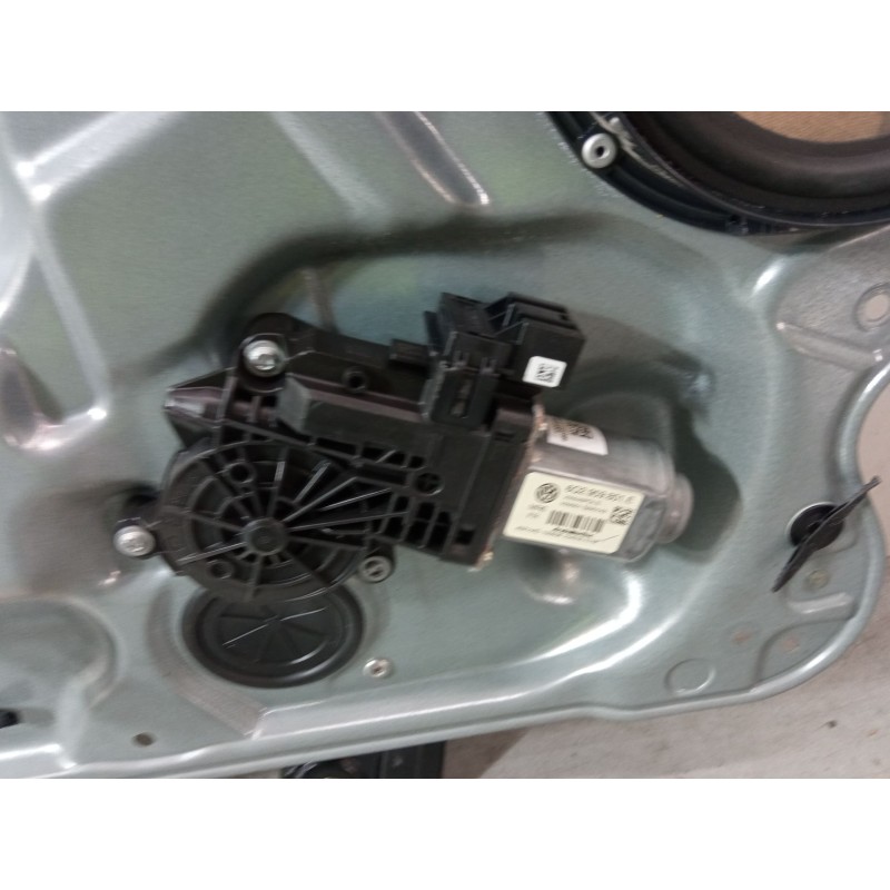 Recambio de elevalunas electrico delantero derecho para volkswagen polo iv (9n_, 9a_) 1.4 tdi referencia OEM IAM 6q4837402am  