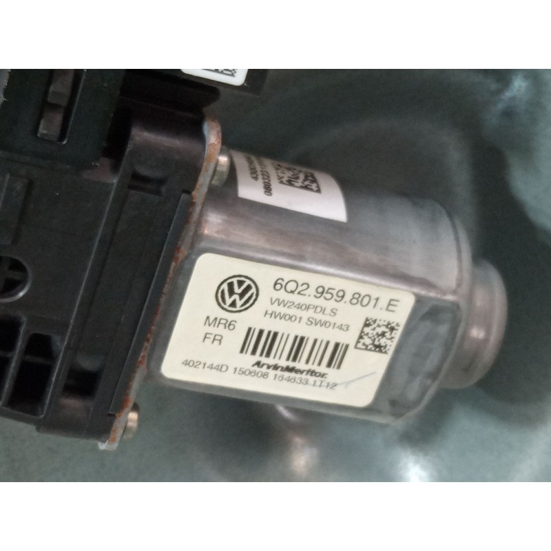 Recambio de elevalunas electrico delantero derecho para volkswagen polo iv (9n_, 9a_) 1.4 tdi referencia OEM IAM 6q4837402am  
