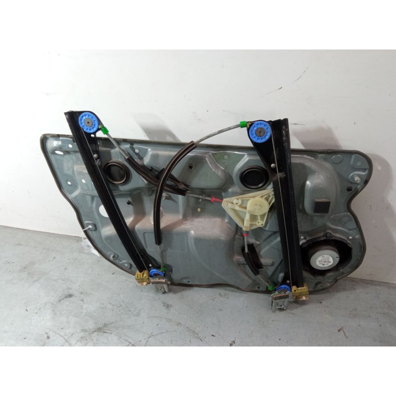 Recambio de elevalunas electrico delantero derecho para volkswagen polo iv (9n_, 9a_) 1.4 tdi referencia OEM IAM 6q4837402am  