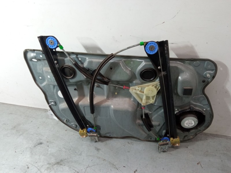 Recambio de elevalunas electrico delantero derecho para volkswagen polo iv (9n_, 9a_) 1.4 tdi referencia OEM IAM 6q4837402am  