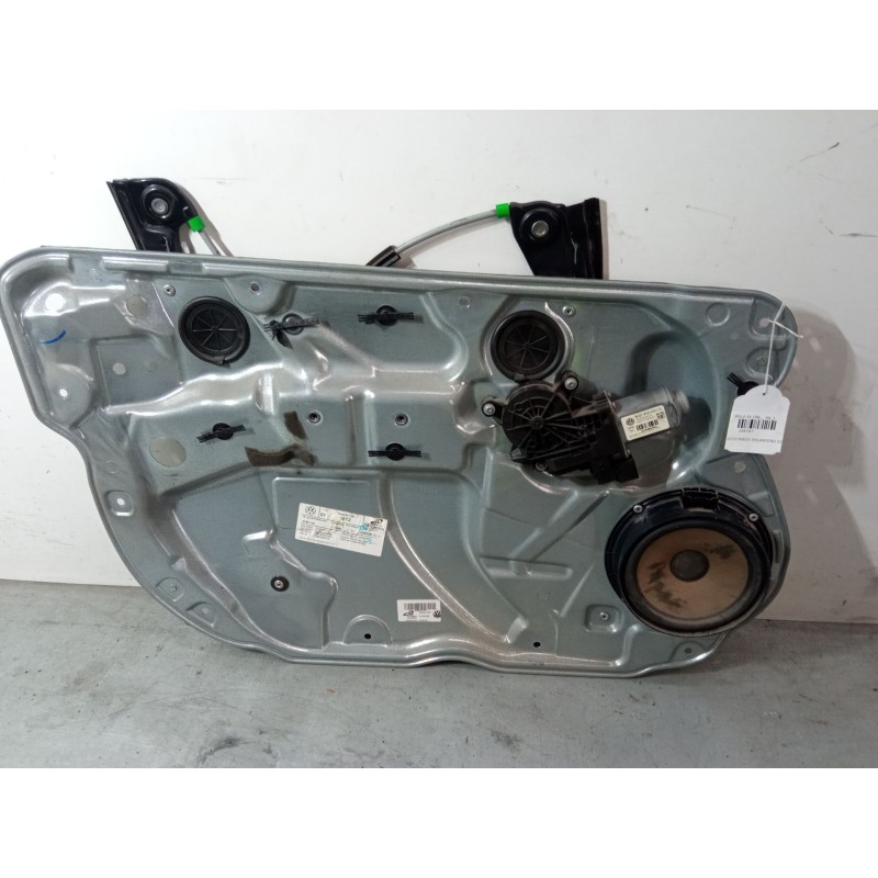 Recambio de elevalunas electrico delantero izquierdo para volkswagen polo iv (9n_, 9a_) 1.4 tdi referencia OEM IAM 6q4837401am  