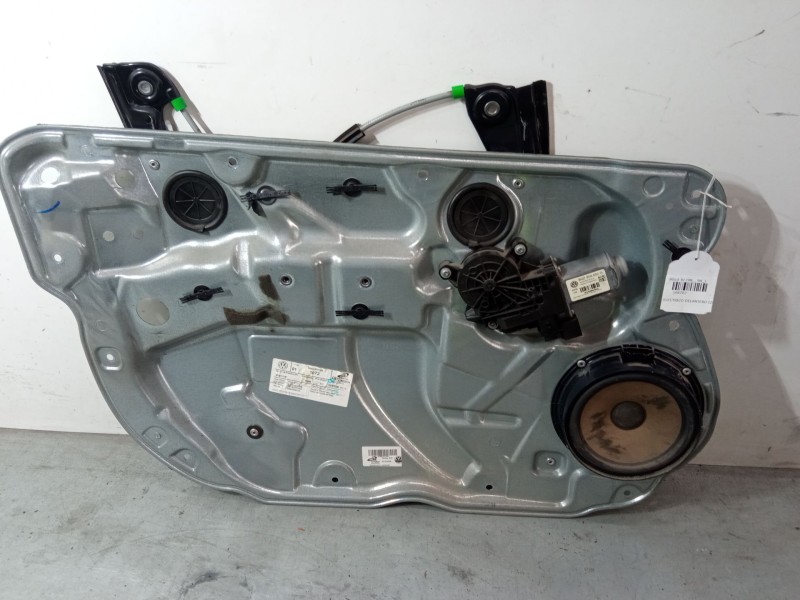 Recambio de elevalunas electrico delantero izquierdo para volkswagen polo iv (9n_, 9a_) 1.4 tdi referencia OEM IAM 6q4837401am  