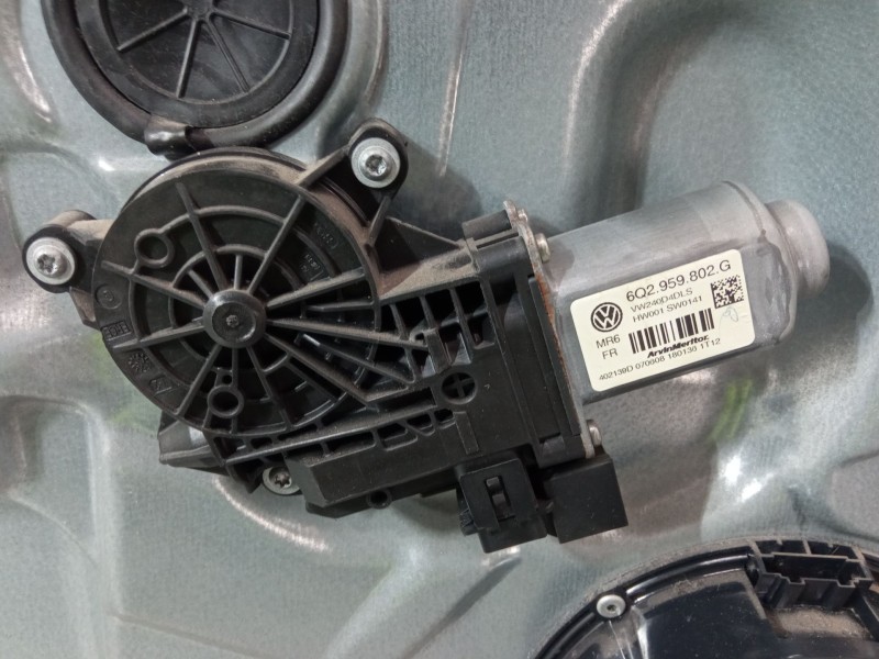 Recambio de elevalunas electrico delantero izquierdo para volkswagen polo iv (9n_, 9a_) 1.4 tdi referencia OEM IAM 6q4837401am  