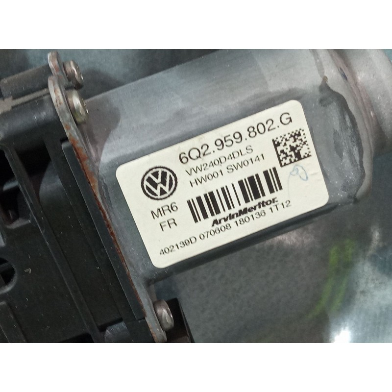 Recambio de elevalunas electrico delantero izquierdo para volkswagen polo iv (9n_, 9a_) 1.4 tdi referencia OEM IAM 6q4837401am  