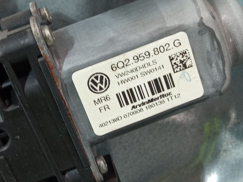 Recambio de elevalunas electrico delantero izquierdo para volkswagen polo iv (9n_, 9a_) 1.4 tdi referencia OEM IAM 6q4837401am  
