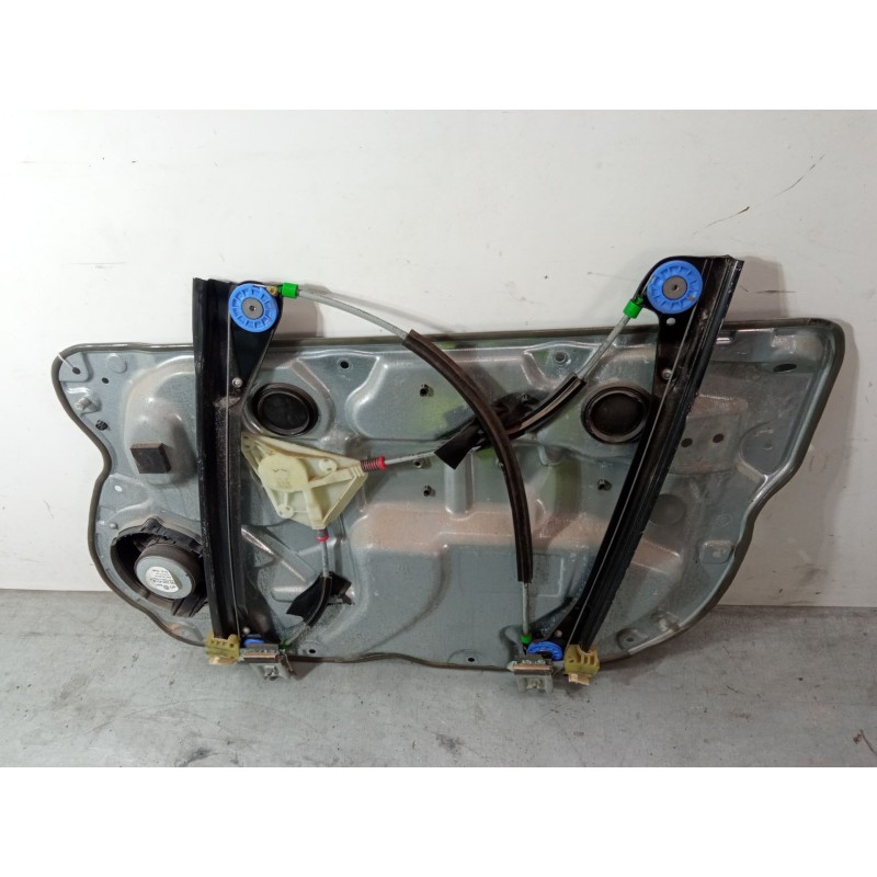 Recambio de elevalunas electrico delantero izquierdo para volkswagen polo iv (9n_, 9a_) 1.4 tdi referencia OEM IAM 6q4837401am  