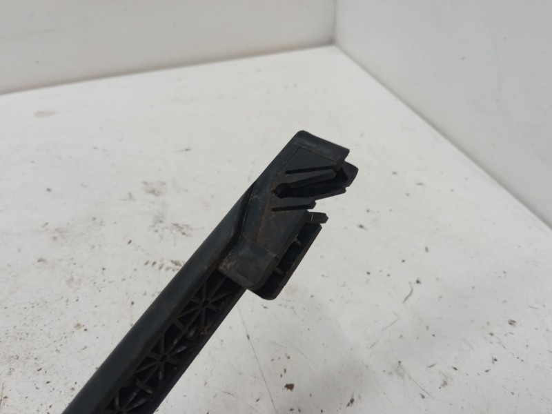 Recambio de brazo limpia trasero para chevrolet matiz (m200, m250) 1.0 referencia OEM IAM   