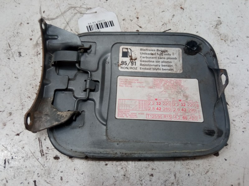 Recambio de tapa exterior combustible para audi a4 b5 (8d2) 2.4 referencia OEM IAM   