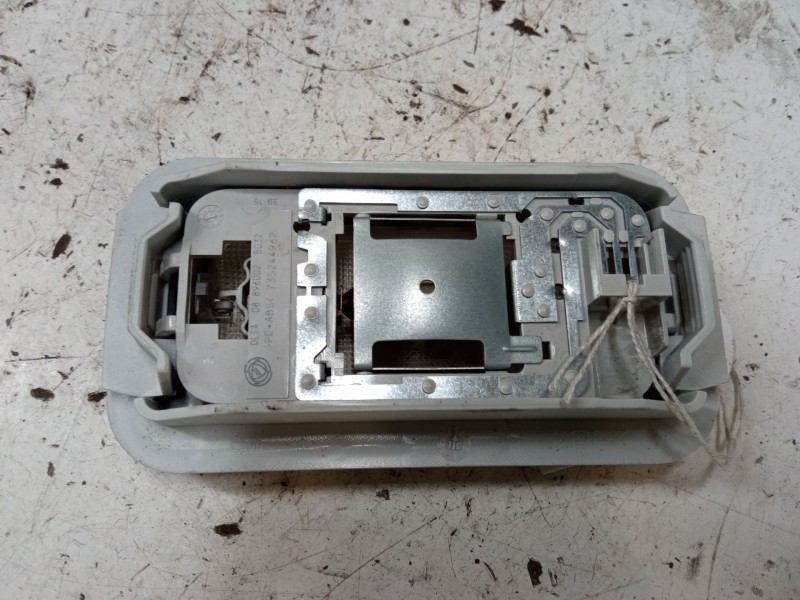 Recambio de luz interior trasera para fiat 500l (351_, 352_) 1.4 (199lyb1b) referencia OEM IAM   
