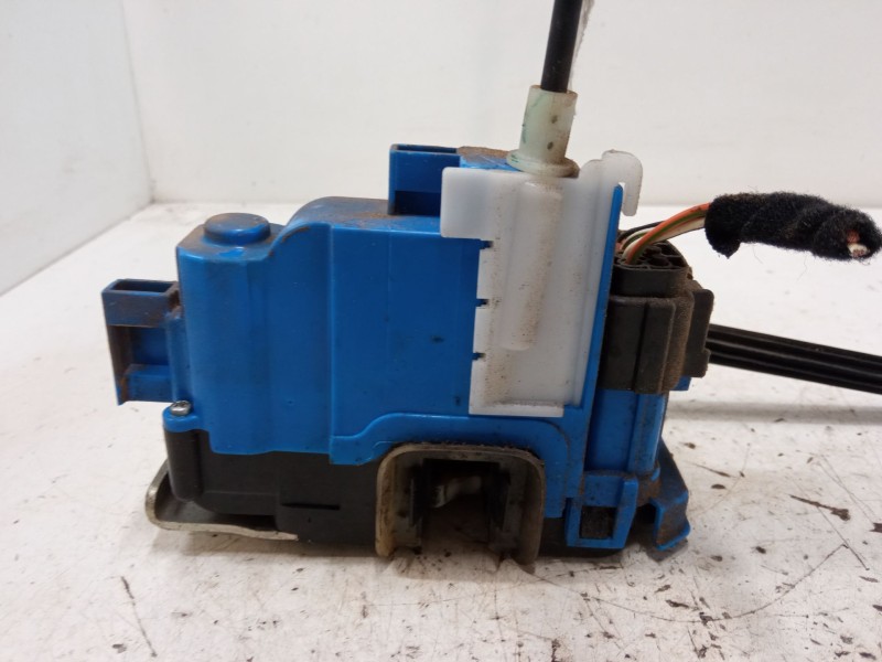 Recambio de cerradura puerta trasera derecha para fiat 500l (351_, 352_) 1.4 (199lyb1b) referencia OEM IAM 520181240  