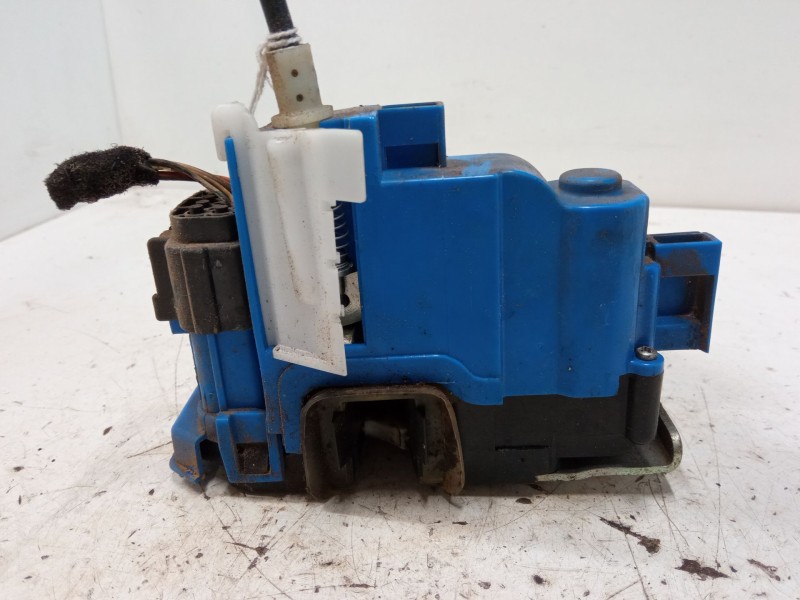 Recambio de cerradura puerta trasera izquierda para fiat 500l (351_, 352_) 1.4 (199lyb1b) referencia OEM IAM 520181250  