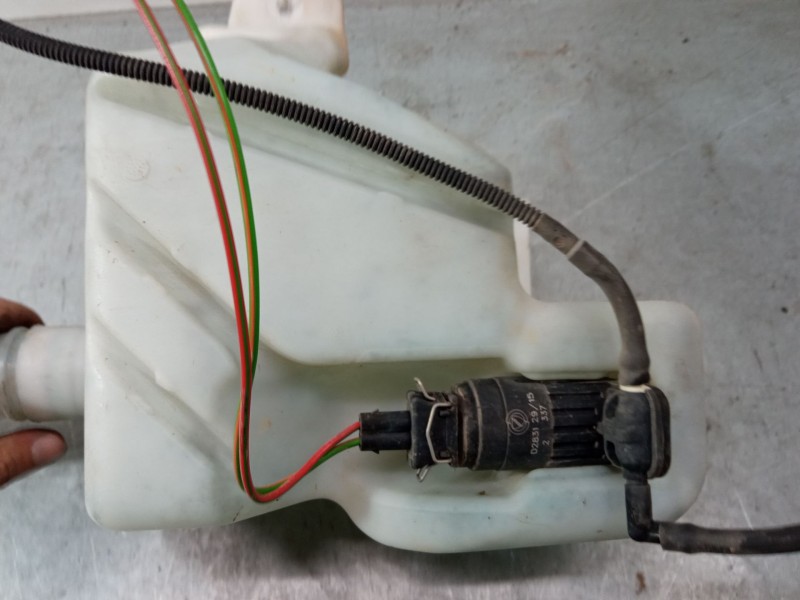 Recambio de deposito limpiaparabrisas para fiat 500l (351_, 352_) 1.4 (199lyb1b) referencia OEM IAM   