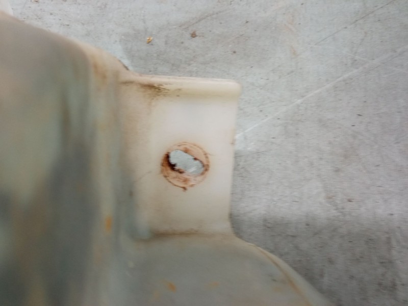 Recambio de deposito limpiaparabrisas para fiat 500l (351_, 352_) 1.4 (199lyb1b) referencia OEM IAM   