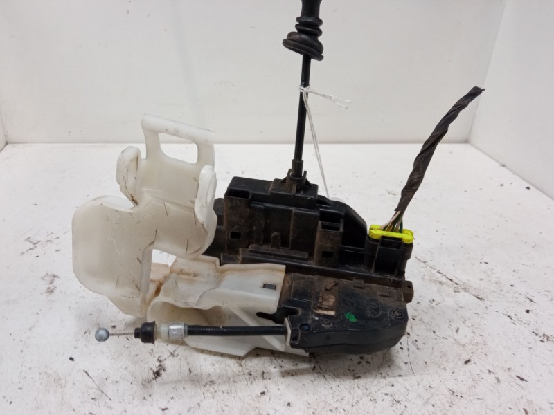 Recambio de cerradura puerta delantera derecha para kia cee´d hatchback (ed) 1.4 referencia OEM IAM   