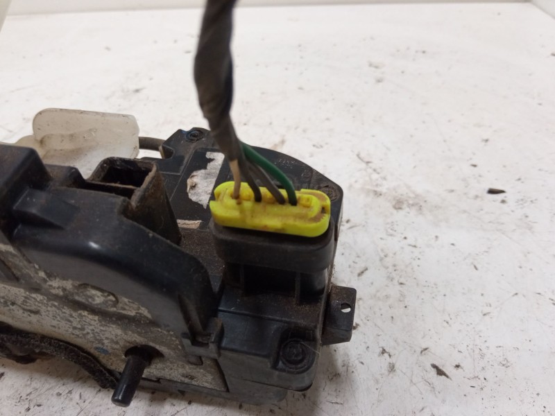 Recambio de cerradura puerta trasera izquierda para kia cee´d hatchback (ed) 1.4 referencia OEM IAM   