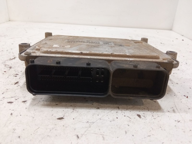 Recambio de centralita motor uce para kia cee´d hatchback (ed) 1.4 referencia OEM IAM 391102B520 0261201202 