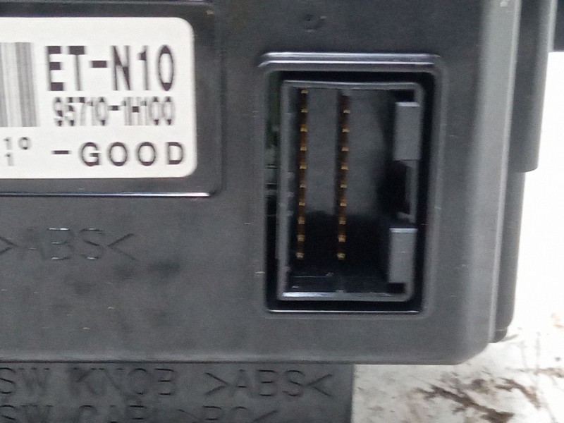 Recambio de pantalla interior reloj para kia cee´d hatchback (ed) 1.4 referencia OEM IAM 957101H100  