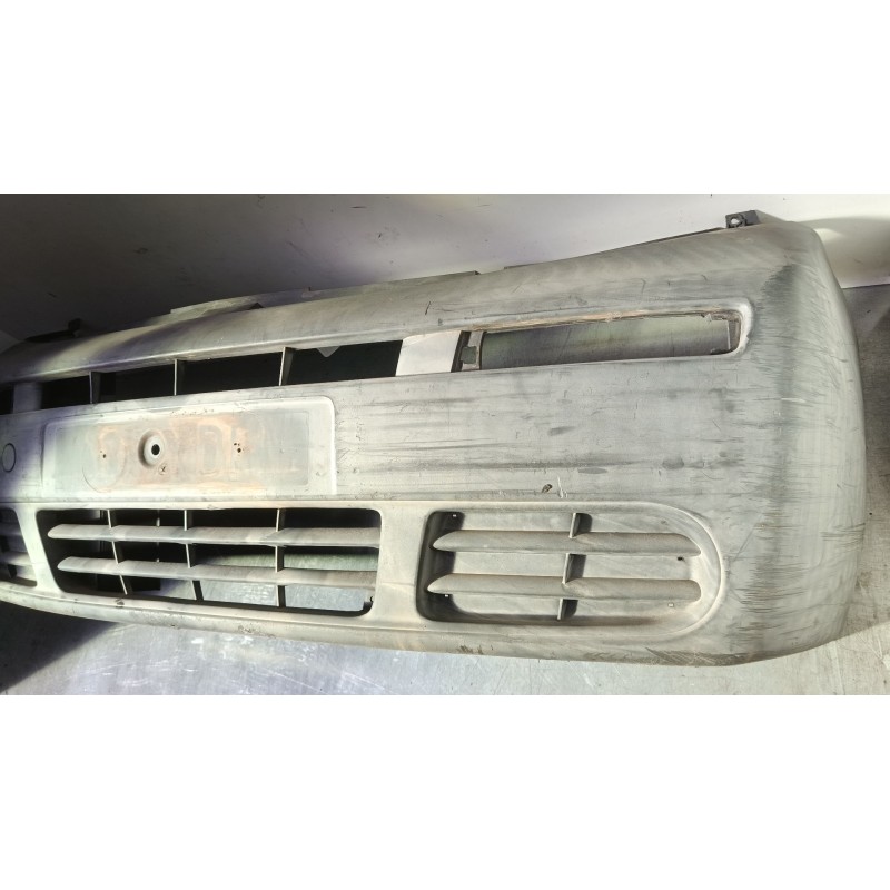Recambio de paragolpes delantero para opel vivaro a furgoneta (x83) 1.9 dti (f7) referencia OEM IAM 91165829 820011389 