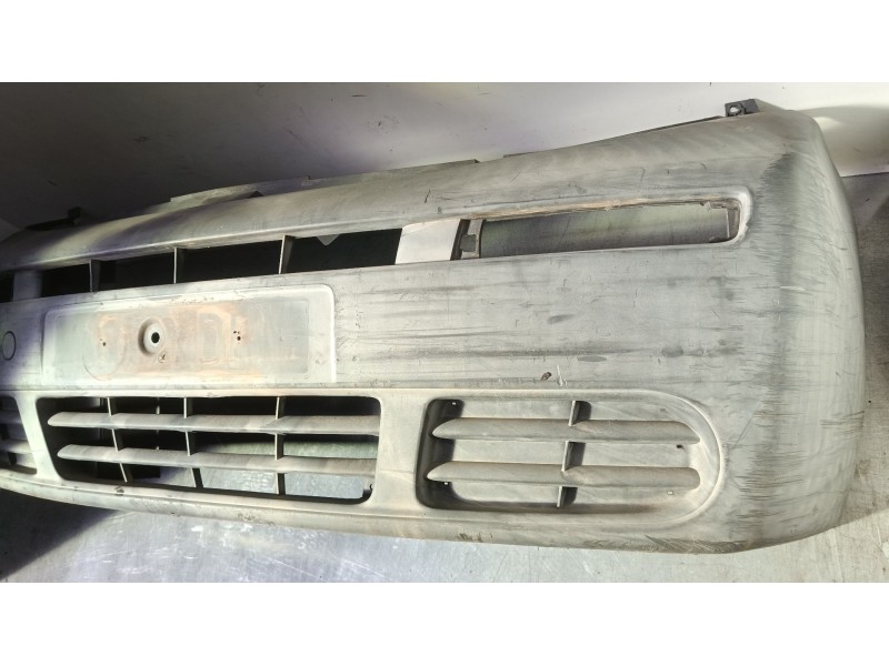 Recambio de paragolpes delantero para opel vivaro a furgoneta (x83) 1.9 dti (f7) referencia OEM IAM 91165829 820011389 