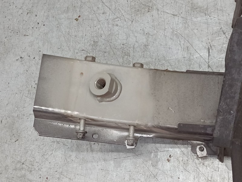 Recambio de refuerzo paragolpes delantero para opel insignia a (g09) 2.0 cdti (68) referencia OEM IAM 13235552  