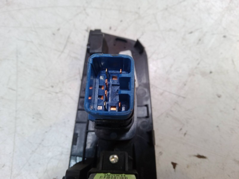 Recambio de mando elevalunas trasero derecho para ssangyong korando (ck) 2.0 e-xdi referencia OEM IAM   
