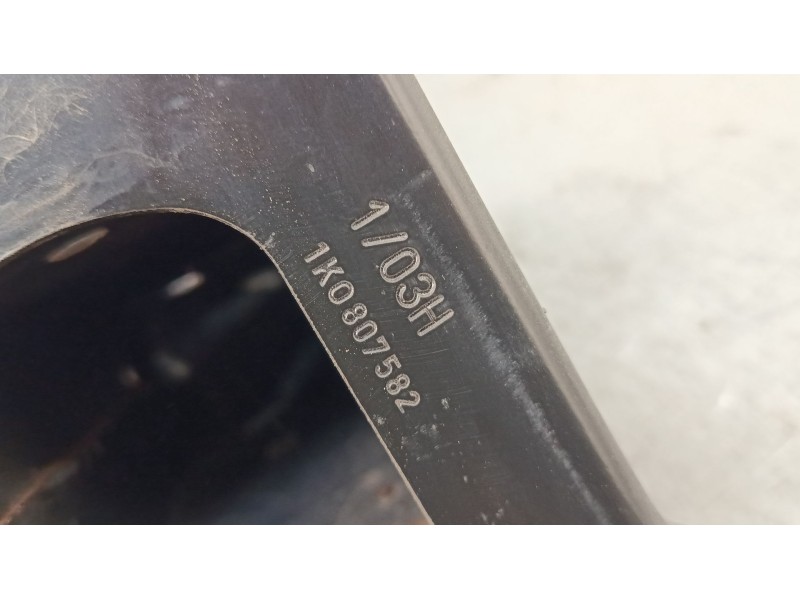 Recambio de refuerzo paragolpes delantero para volkswagen golf v (1k1) 1.9 tdi referencia OEM IAM 1K0807582  