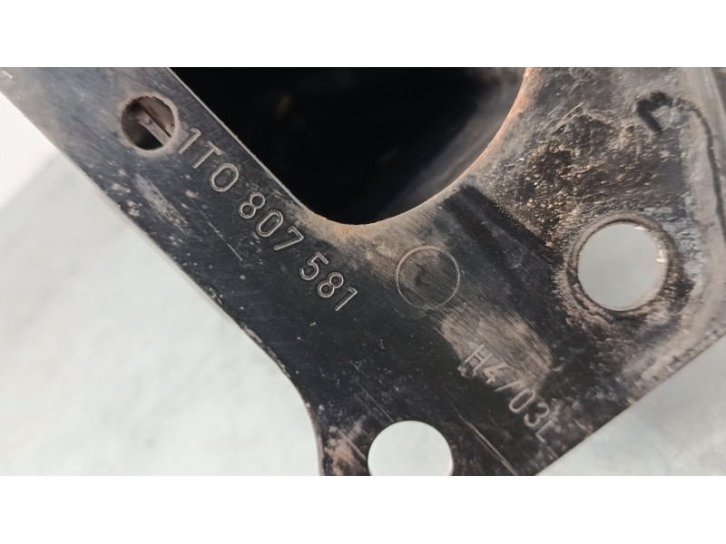 Recambio de refuerzo paragolpes delantero para volkswagen golf v (1k1) 1.9 tdi referencia OEM IAM 1K0807582  