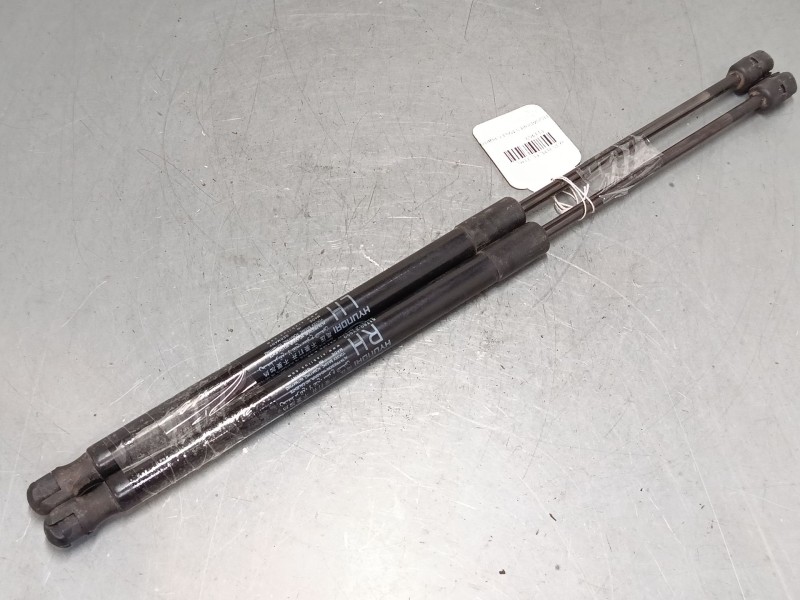 Recambio de amortiguadores malet/porton para hyundai ix35 (lm, el, elh) 2.0 crdi referencia OEM IAM 817802Y000   817702Y000  