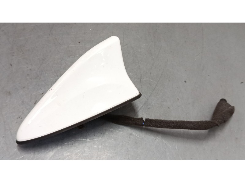 Recambio de antena para hyundai ix35 (lm, el, elh) 2.0 crdi referencia OEM IAM 962102S900PYW  