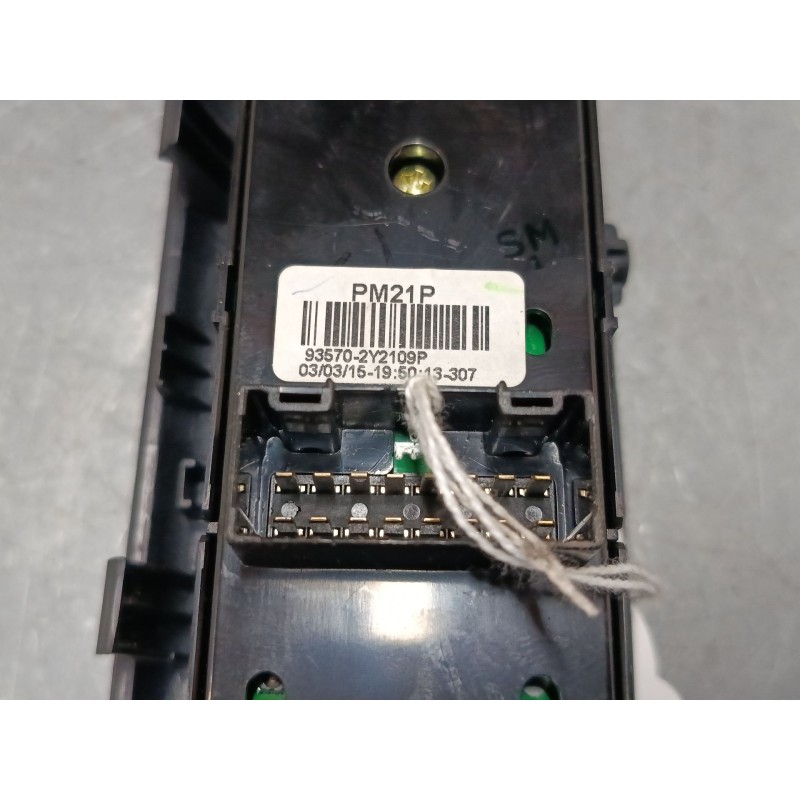 Recambio de mando elevalunas delantero izquierdo para hyundai ix35 (lm, el, elh) 2.0 crdi referencia OEM IAM 935702Y2109P  