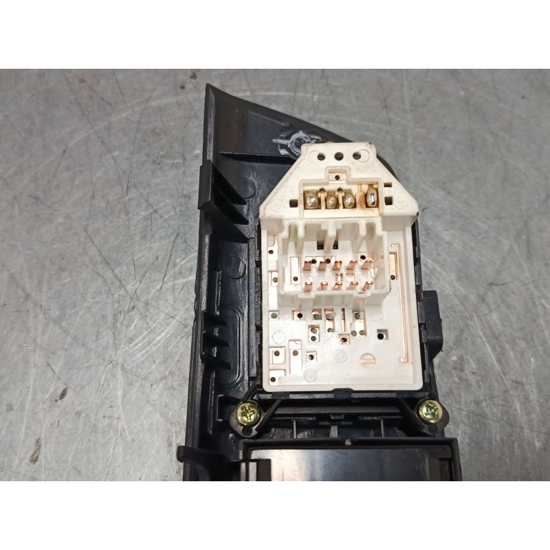 Recambio de mando elevalunas delantero izquierdo para hyundai ix35 (lm, el, elh) 2.0 crdi referencia OEM IAM 935702Y2109P  