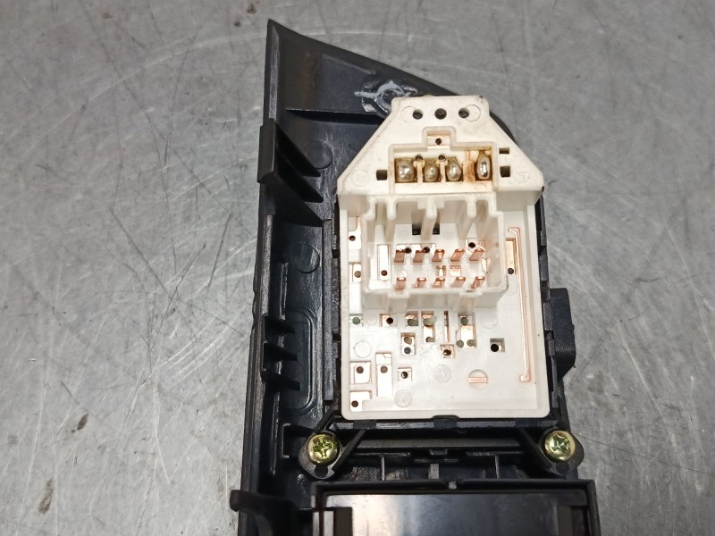 Recambio de mando elevalunas delantero izquierdo para hyundai ix35 (lm, el, elh) 2.0 crdi referencia OEM IAM 935702Y2109P  