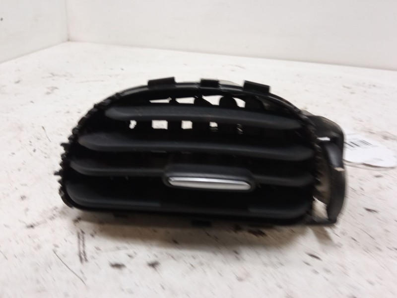 Recambio de aireador central derecho para fiat 500l (351_, 352_) 1.4 (199lyb1b) referencia OEM IAM   