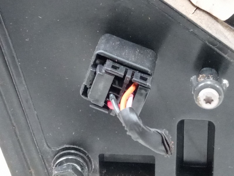 Recambio de retrovisor electrico izquierdo para kia cee´d hatchback (ed) 1.4 referencia OEM IAM   