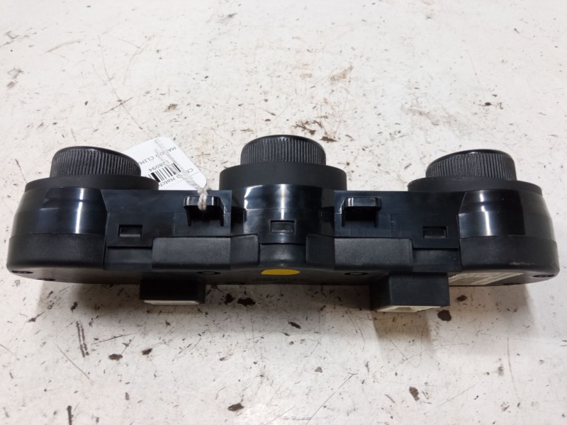 Recambio de mando climatizador para kia cee´d hatchback (ed) 1.4 referencia OEM IAM 972501H000EQ  