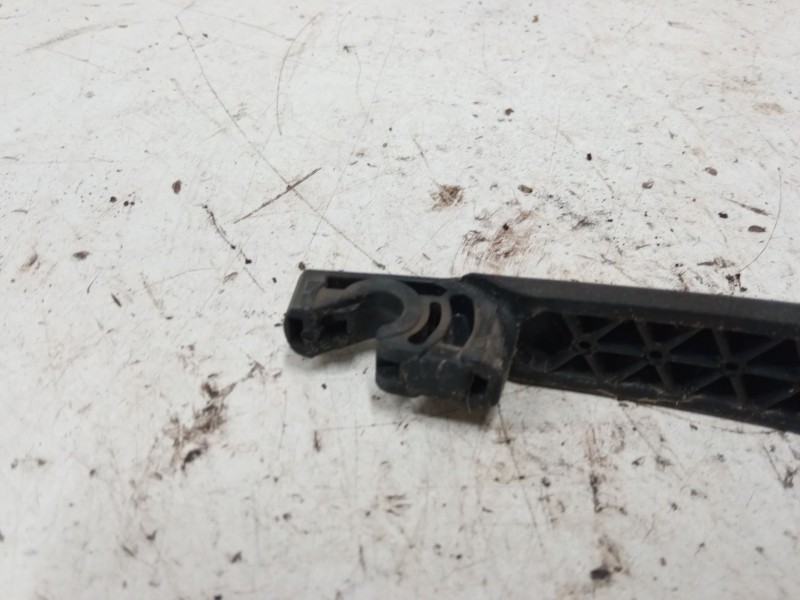 Recambio de brazo limpia trasero para kia cee´d hatchback (ed) 1.4 referencia OEM IAM   