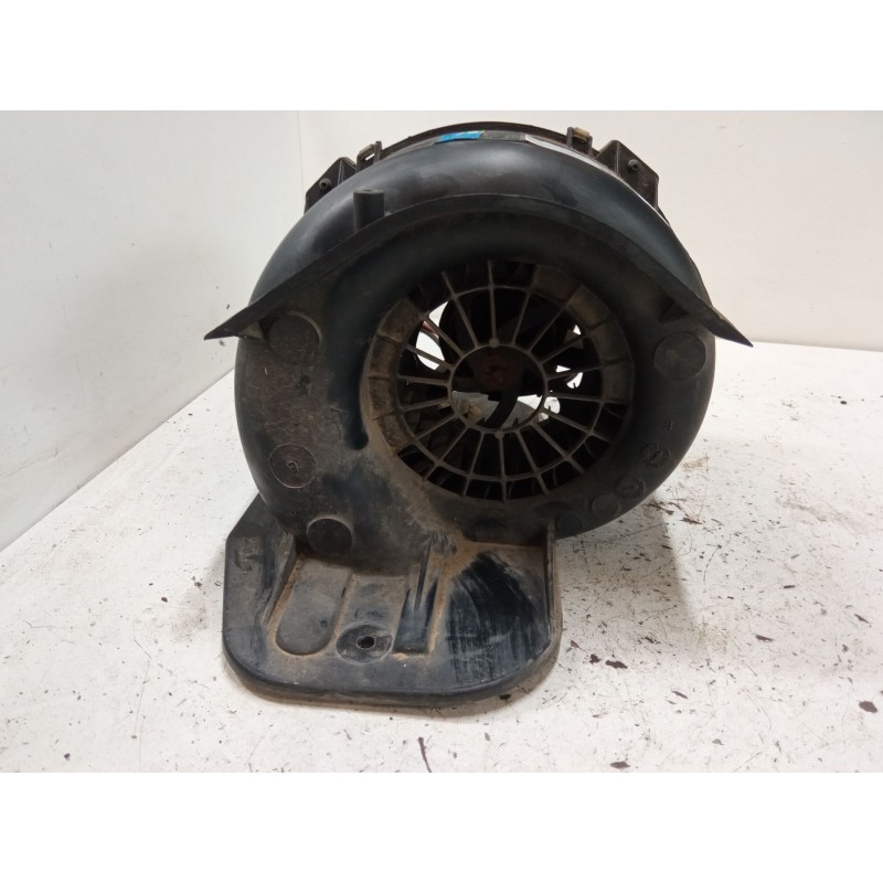 Recambio de motor calefaccion para renault clio i (b/c57_, 5/357_) 1.2 (5/357y, 5/357k) referencia OEM IAM 7700810270  